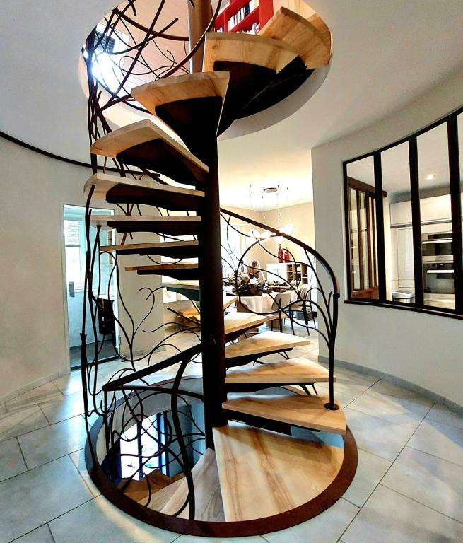 Escalier intérieur sur mesure en Alsace : Belfort, Colmar et Vosges à l'honneur